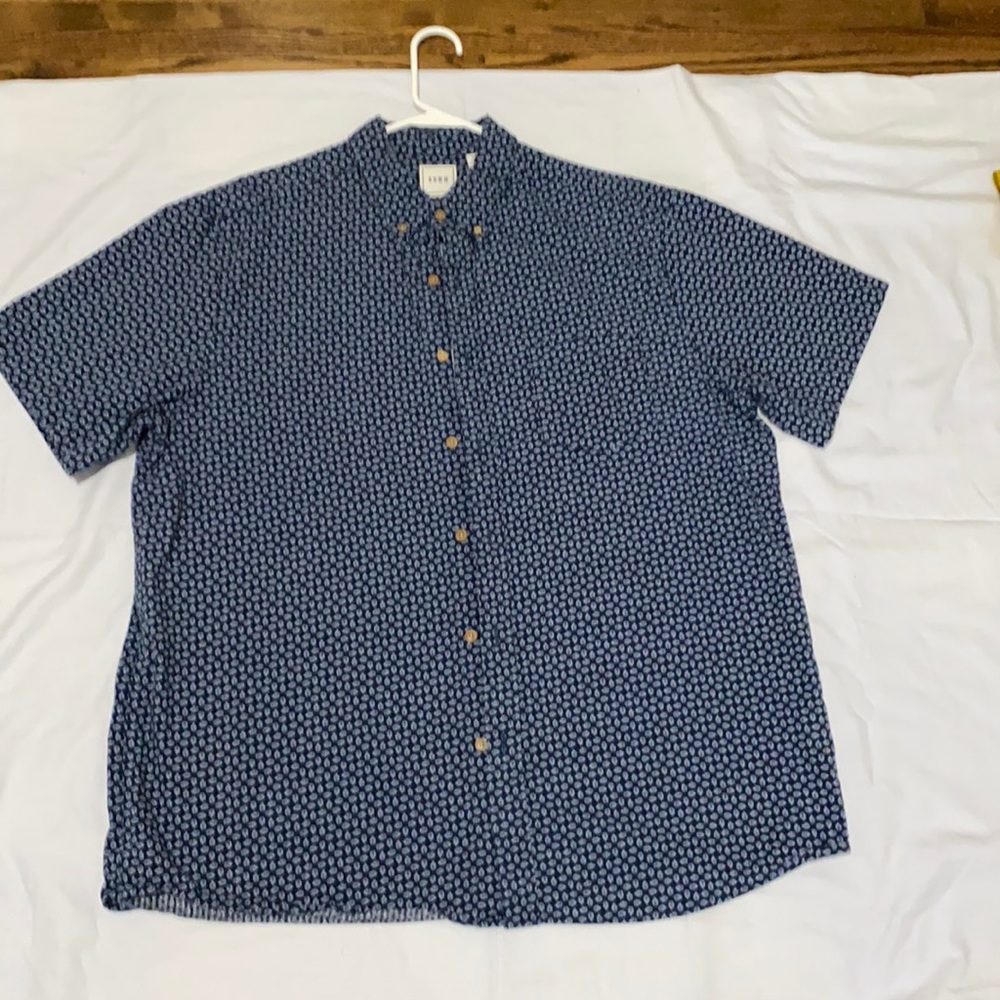 Men’s short sleeve shirt size XL blue
